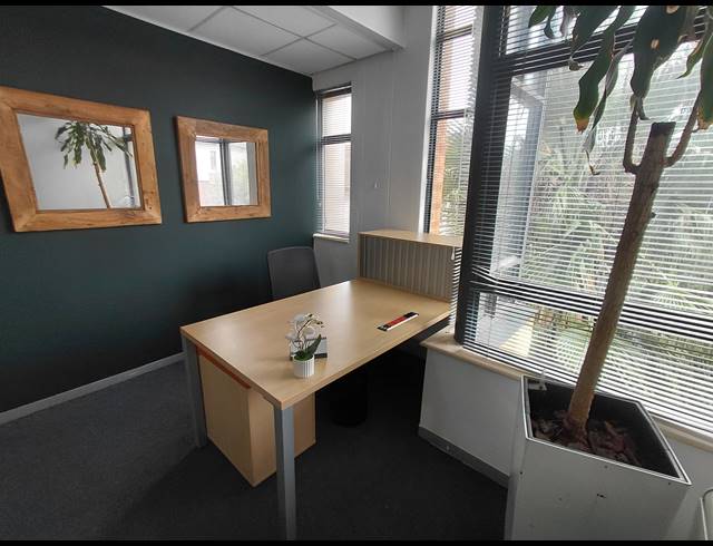 25.20M² OFFICE TO LET IN FOURWAYS
